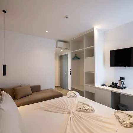 Admiro Hotel 4*