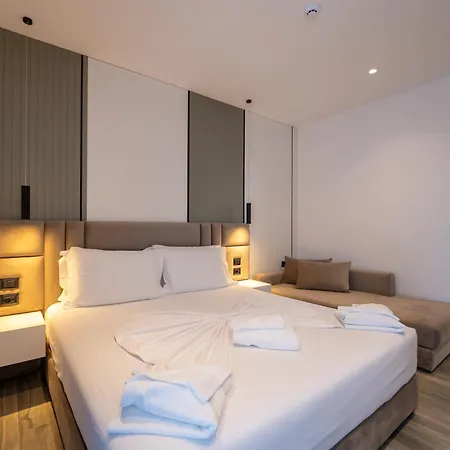 Admiro Hotel 4*