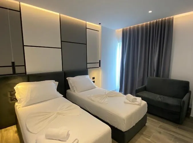 Admiro Hotel 4*