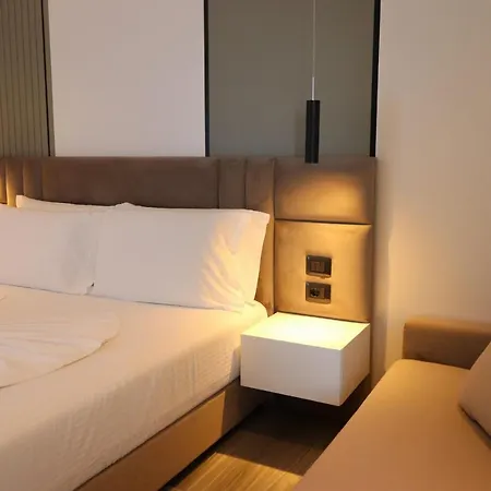 Hotel Admiro 4*