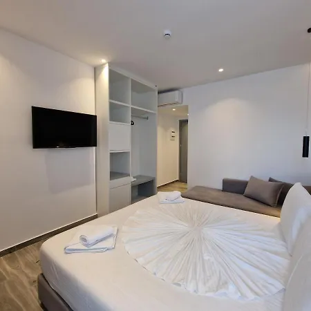 Admiro Hotel